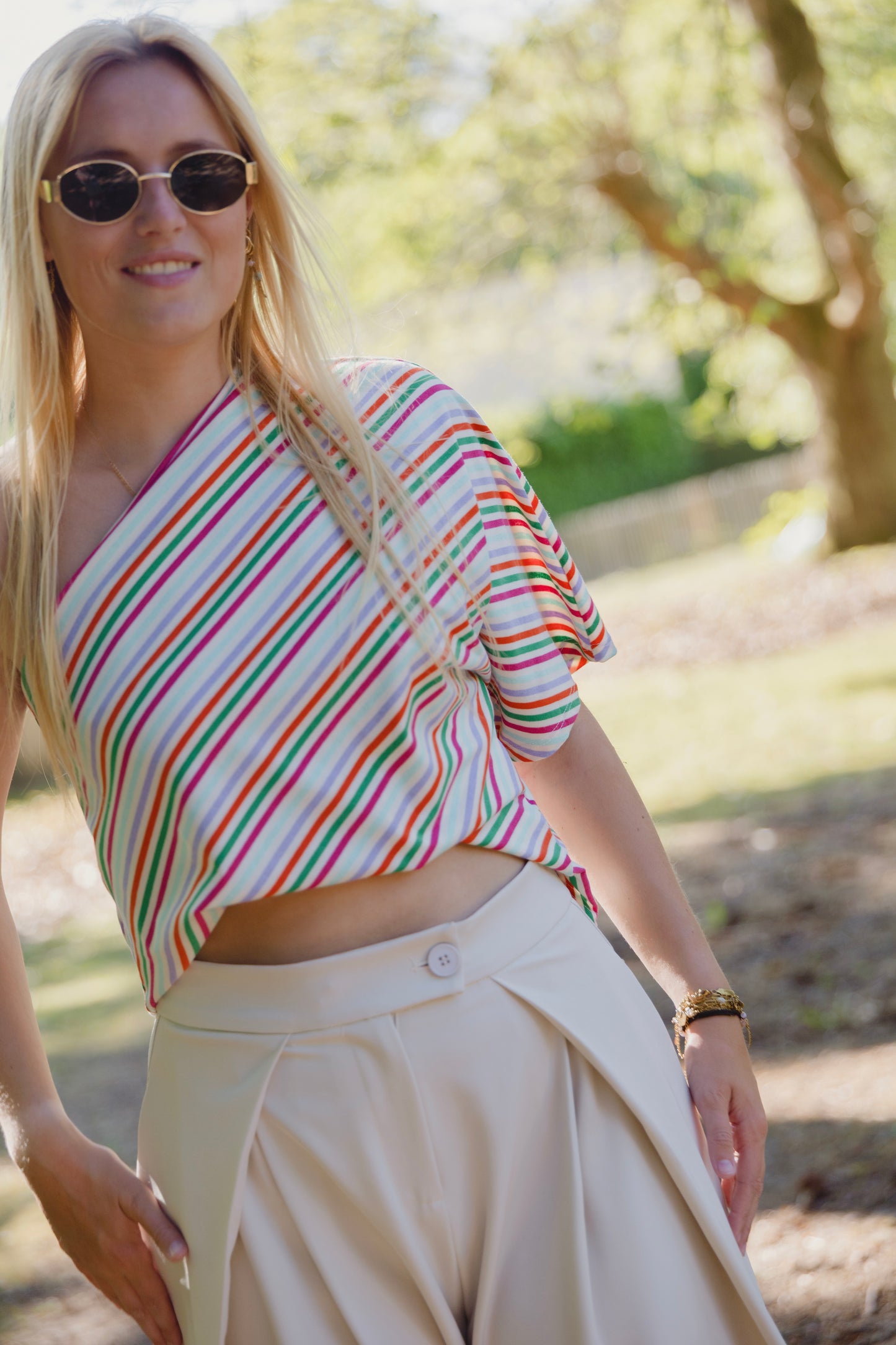 COLORFUL STRIPED TOP