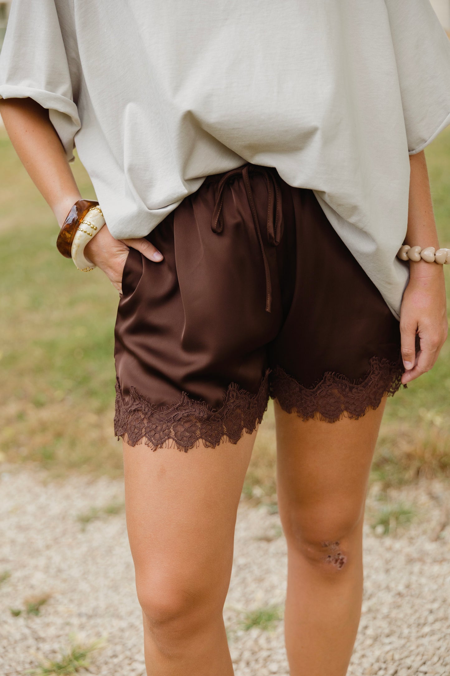 LILY LACE SHORT BROWN