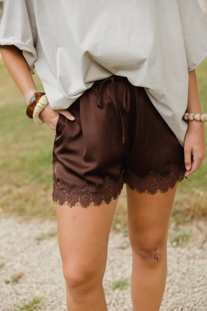 LILY LACE SHORT BROWN