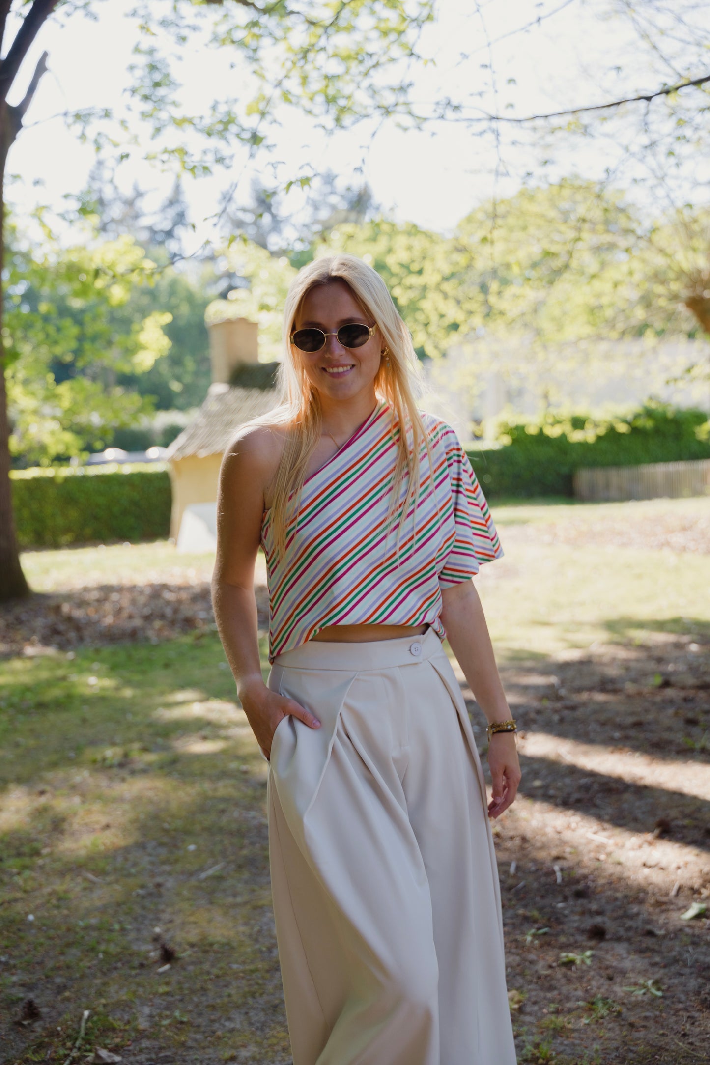 COLORFUL STRIPED TOP